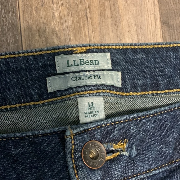 5/$25 men’s L.L bean dark wash jeans - Picture 2 of 3
